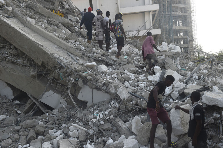 Un gratte-ciel en construction s'est effondrÃ© lundi Ã  Lagos, la capitale Ã©conomique du Nigeria