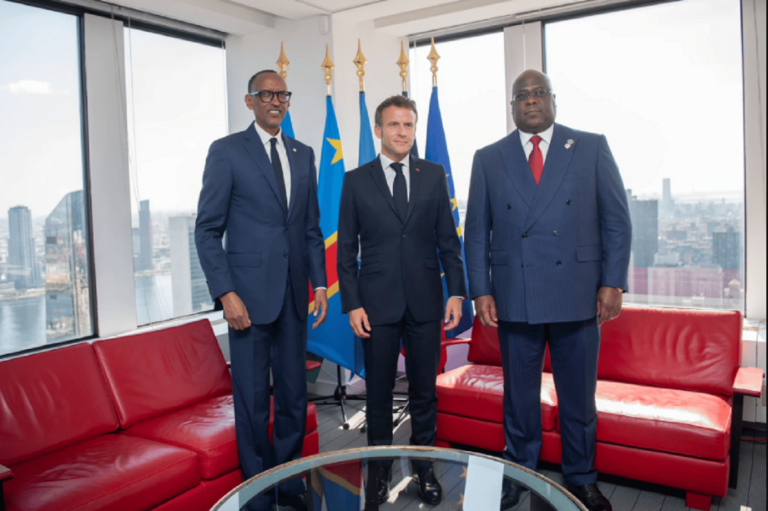 Le PrÃ©sident Kagame a rencontrÃ© le PrÃ©sident Emmanuel Macron de France et le PrÃ©sident FÃ©lix Tshisekedi de la RÃ©publique dÃ©mocratique du Congo pour discuter des solutions Ã  la situation sÃ©curitaire dans l'est de la RDC. Photo/Urugwiro Village.