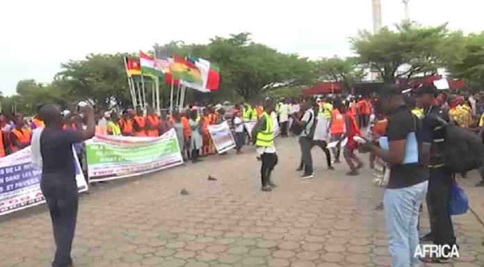 marche des travailleurs au BÃ©nin Photo : Africa 24