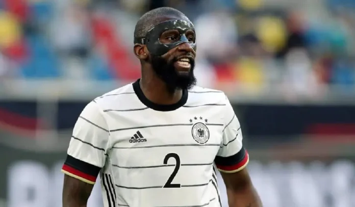 Antonio Rudiger avec le maillot de l'Allemagne