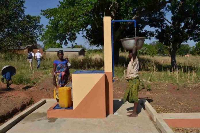 BÃ©nin ReÌalisation de forages d'exploitation dans le cadre du Projet dâ€™alimentation en eau potable